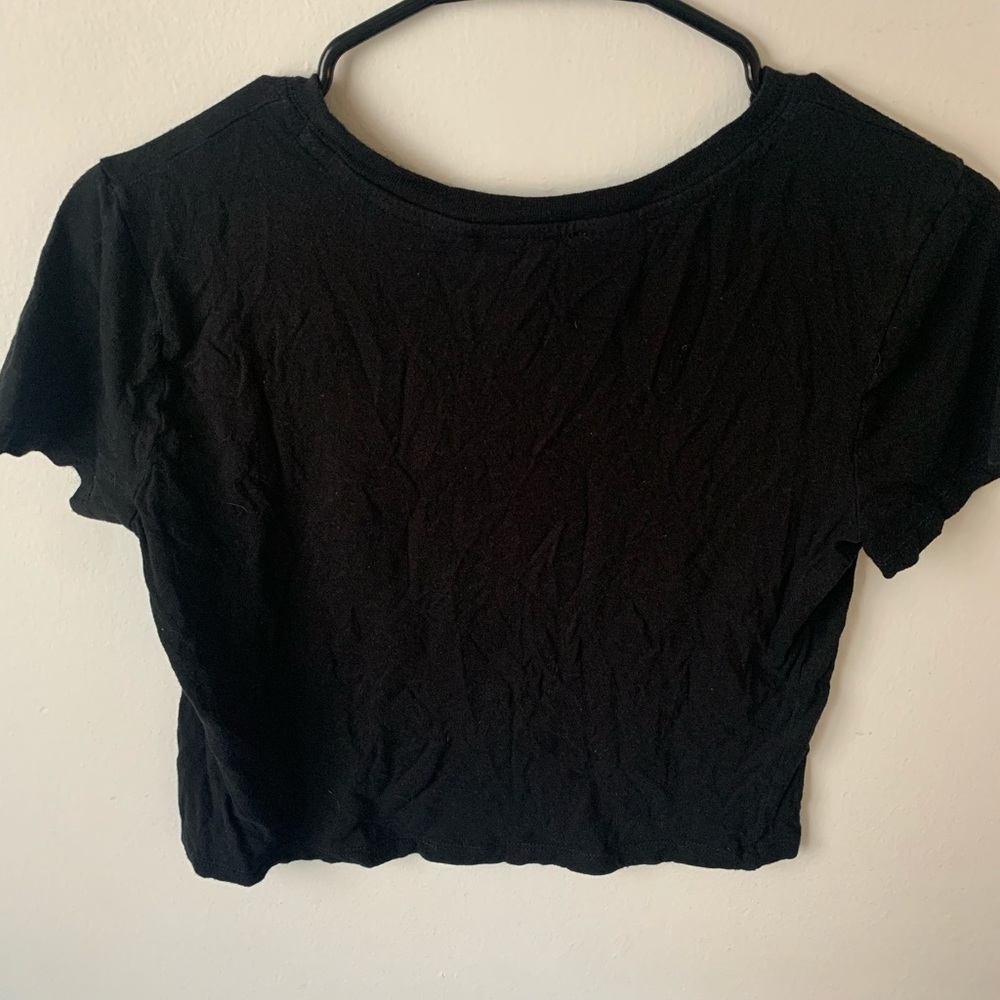 Crop top - Picture 2 of 3